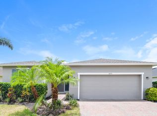 3231 Bayou Ln, Tavares, FL 32778