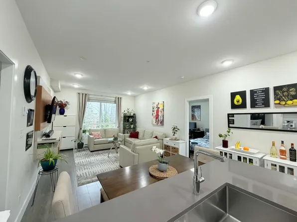 15351 101st Ave #407, Surrey, BC V3R 0G2