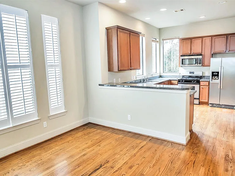 1611 Silver St — Photo 11