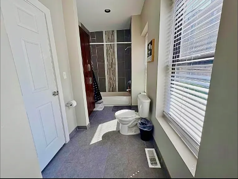 610 N May St #CH — Photo 20