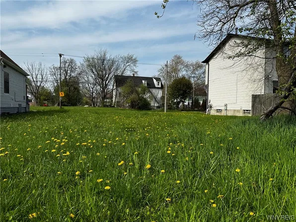 97 Peckham St #5, Buffalo, NY 14206