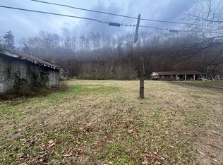 209 Lower Pompey Rd, Shelbiana, KY 41562