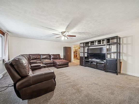 3rd image of 190 Urban Rd