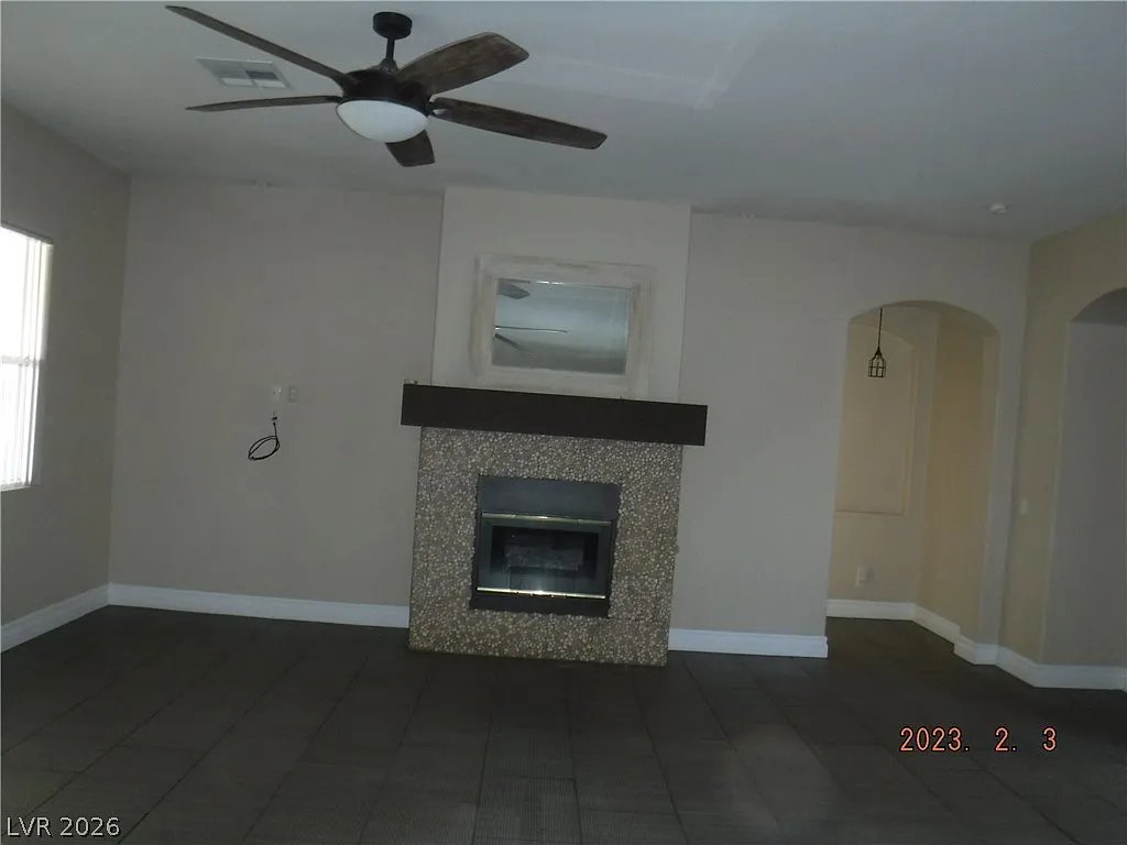3 bed, 2.5 bath, 2376 sqft, $3,250 — Photo 3