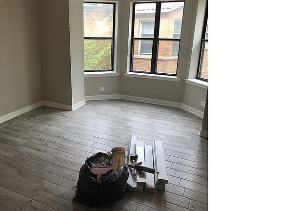 4th image of 217 S Central Park Blvd #2B