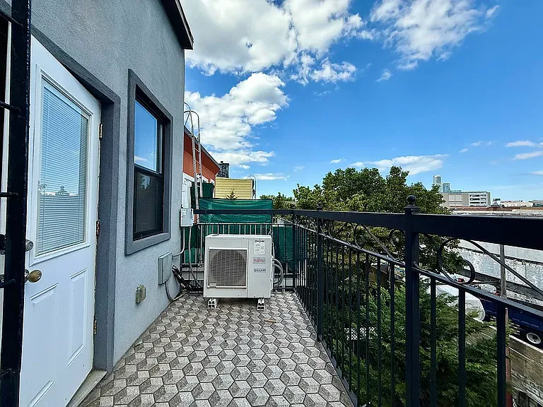 344 McGuinness Blvd #2R — Photo 7