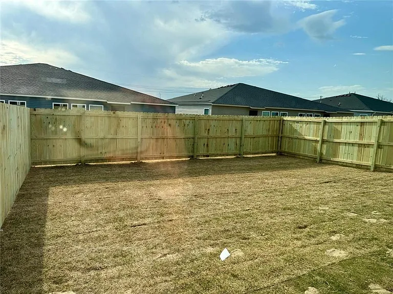 6507 NW Brickhaven St — Photo 11
