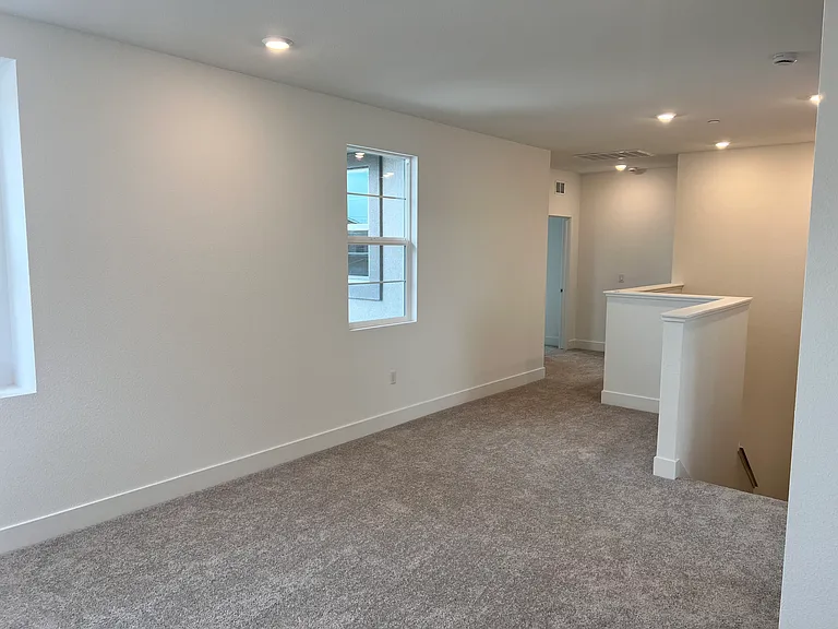 2869 Wrangell St — Photo 23