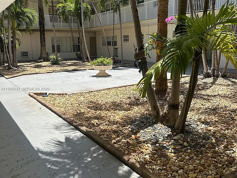 7920 East Dr #11 — Photo 4