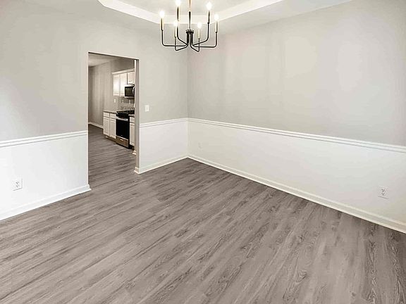 4th image of 1820 S Carisbrook Pl