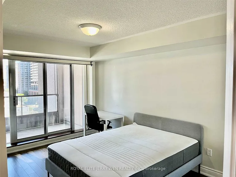909 Bay St #811 — Photo 6