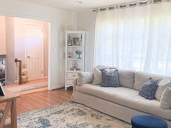 2nd image of 2365 Farley Pl