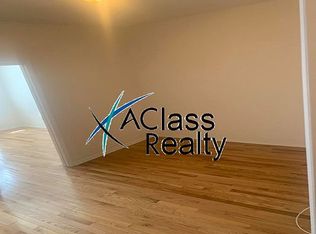 24-15 42nd St #3F, Astoria, NY 11103