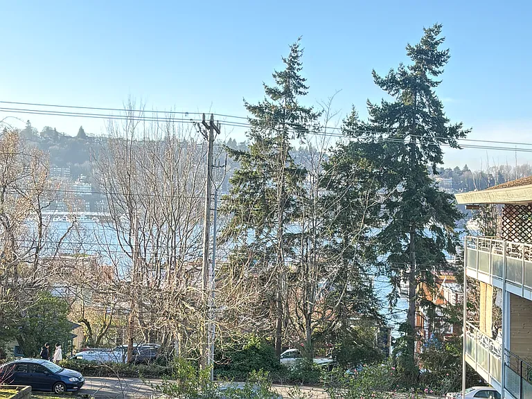 2345 Minor Ave E #17 — Photo 23