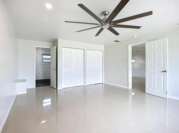 2411 55th Avenue W, Bradenton, FL 34207