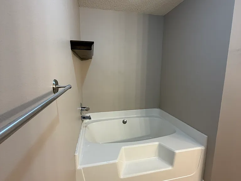 8540 Sterling Dr — Photo 8