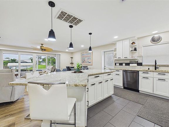 5th image of 132 CONCORD DRIVE NE