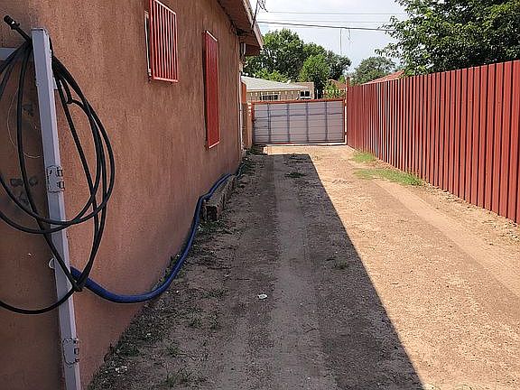 5th image of 1720 Atrisco Dr SW
