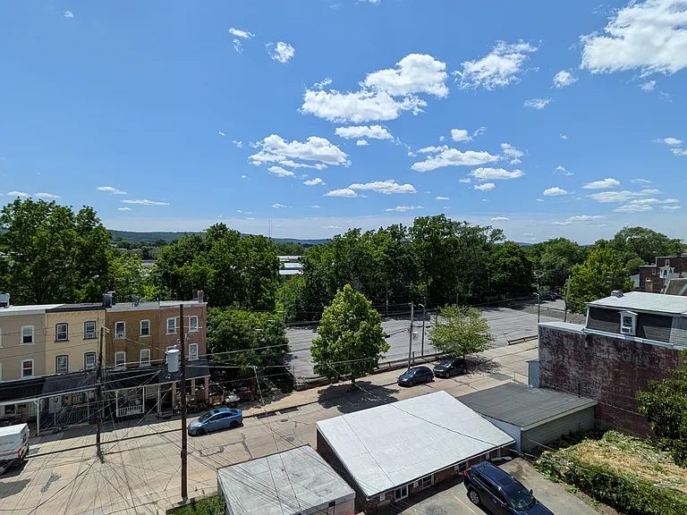 1036 W Walnut St #3-R — Photo 18