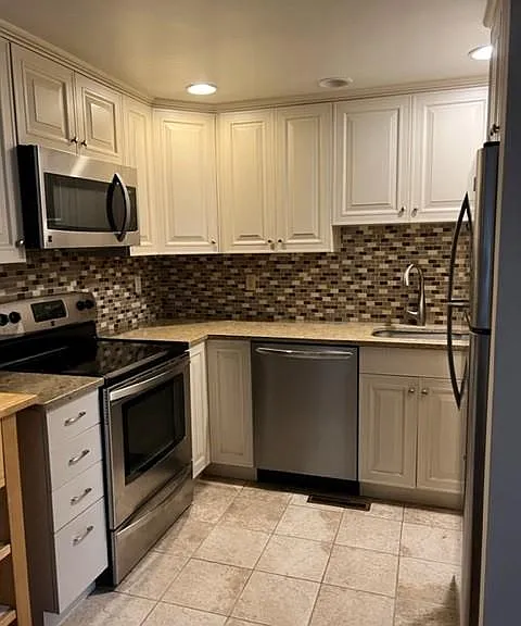 676 4th St NE #105 — Photo 5