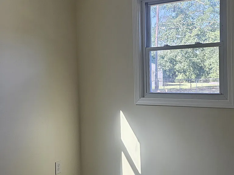 4976 Bradley Pl — Photo 7
