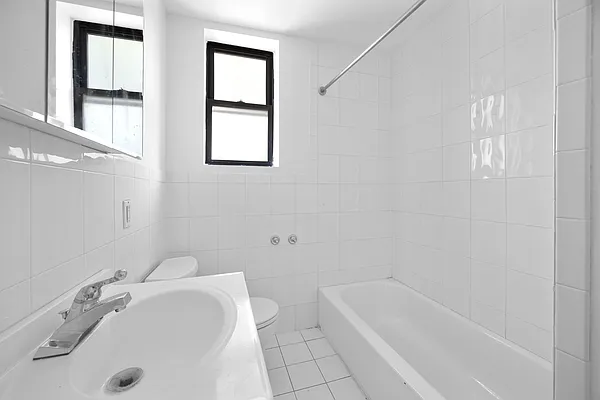 Rented by Modern Spaces | media 8