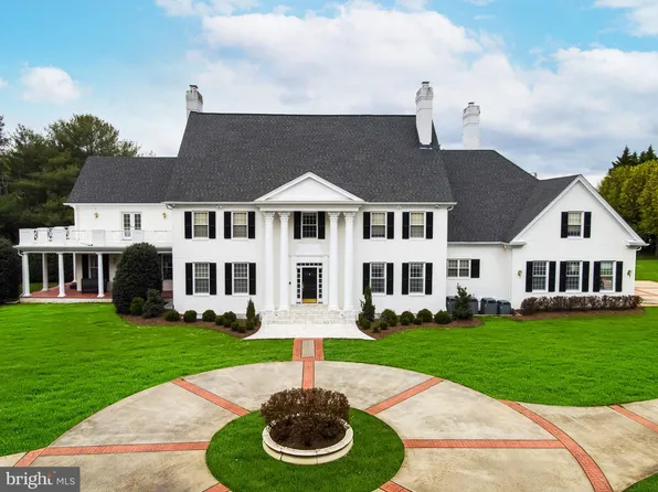 10100 Norton Rd, Potomac, MD 20854