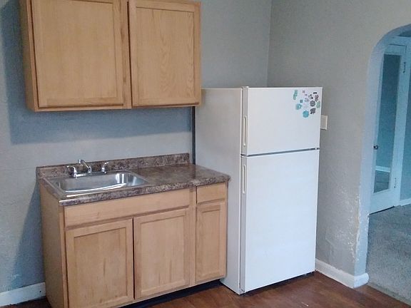2nd image of 416 W Jackson St #3