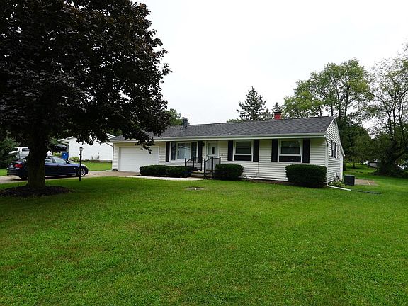4th image of 665 Langs Dr