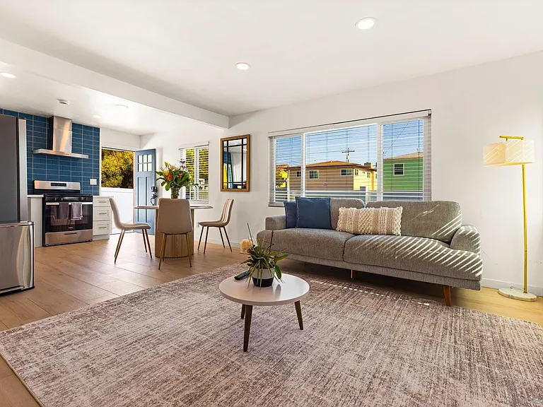 3060 Polk Ave — Photo 16