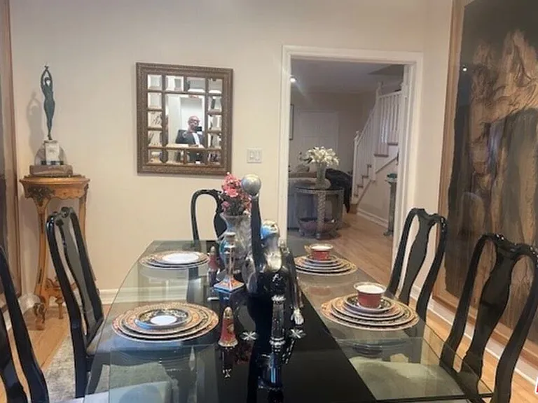 1664 Benedict Canyon Dr — Photo 3