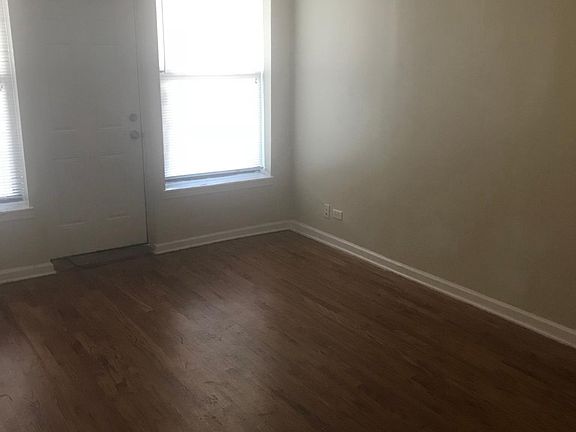 4th image of 5700 S Calumet Ave #1