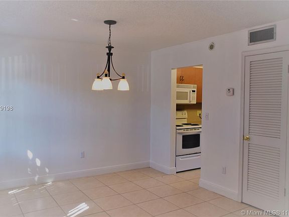 5th image of 10713 La Placida Dr