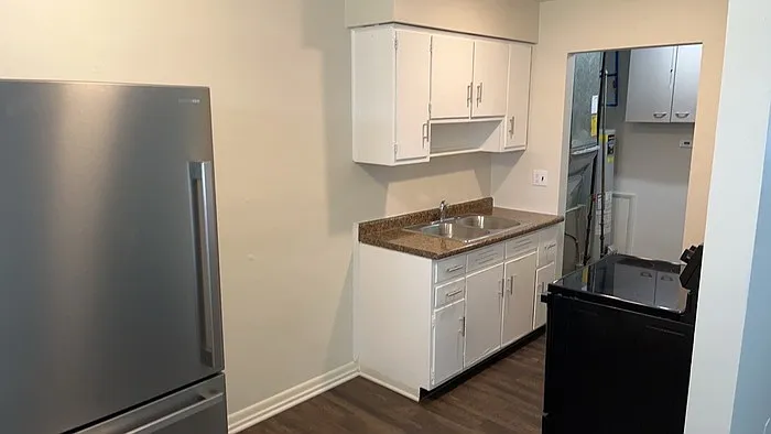 719 Wiltshire Blvd #4 — Photo 10