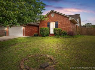 2204 Sunset Ridge Dr, Muskogee, OK 74403
