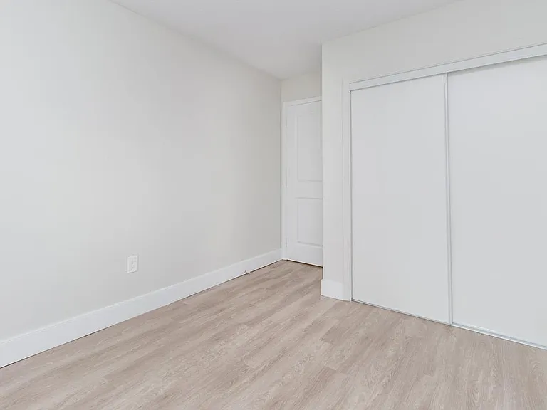 579 Rosehill St — Photo 8