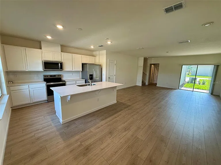 18197 Cider Mill Ln — Photo 3