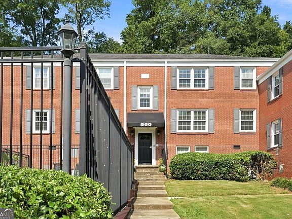 2nd image of 560 Goldsboro Rd NE APT B