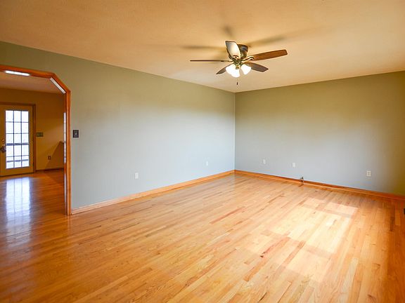 5th image of 104 Blue Ridge Ln