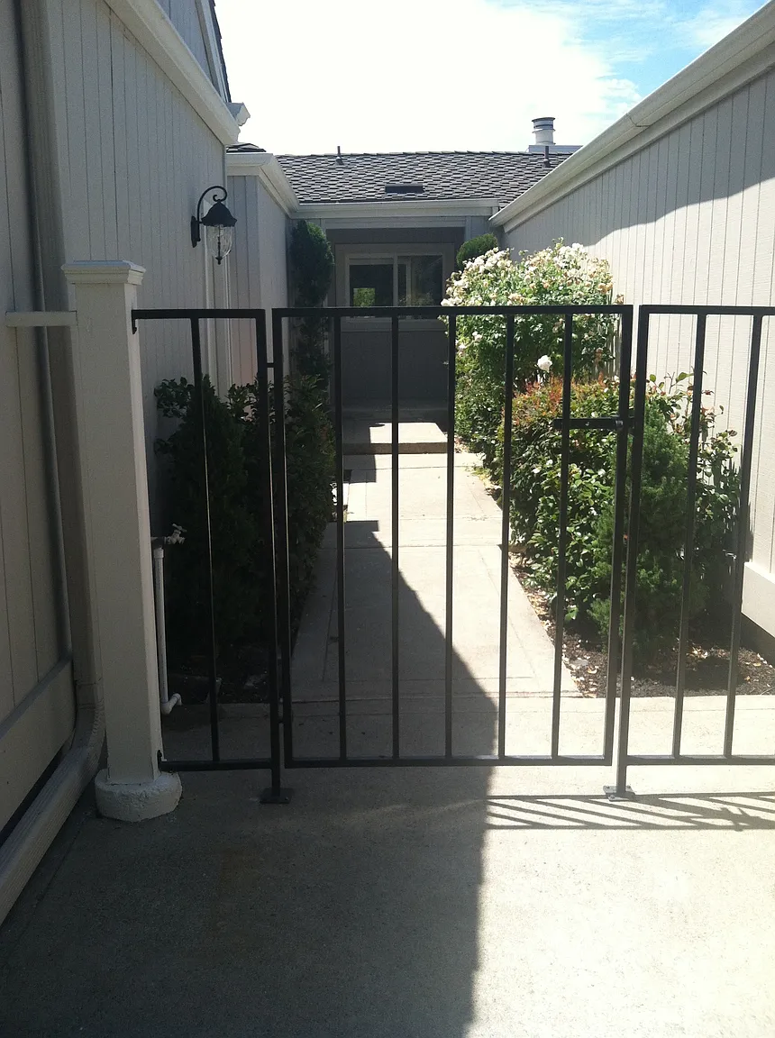583 Rolling Hills Ln photo 1