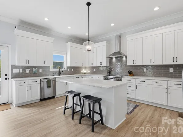 326 Belton St, Charlotte, NC 28209