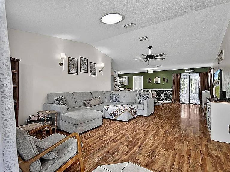 4 Zanzibar Balsan Ct — Photo 6