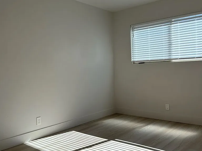 329 Dawn Ct — Photo 12