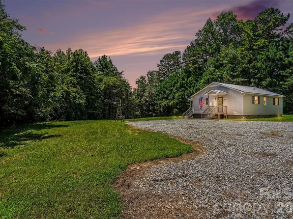 310 Main Ave E, Hildebran, NC 28637