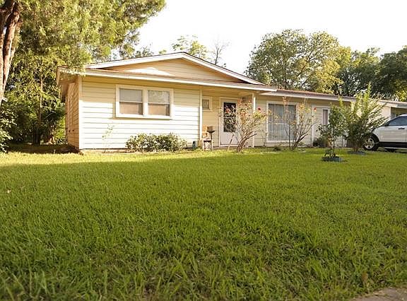 2nd image of 2650 Greenhurst Dr