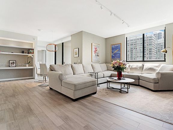 3rd image of 999 SW 1st Ave APT 2704
