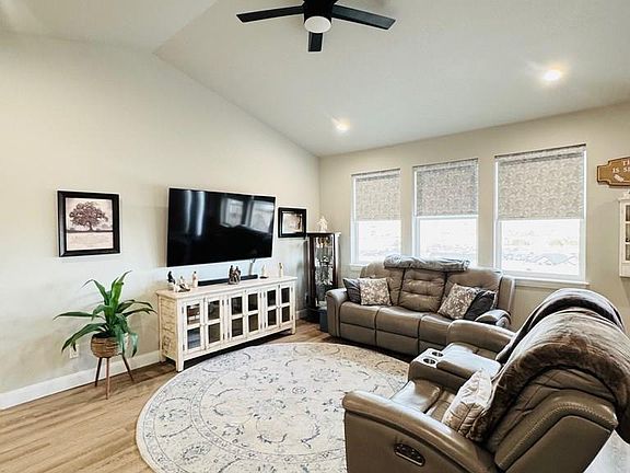 3rd image of 1158 Dolostone Dr