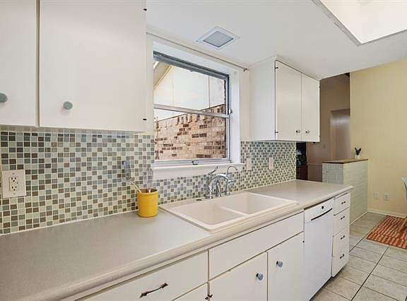 2nd image of 4517 Hanover Dr