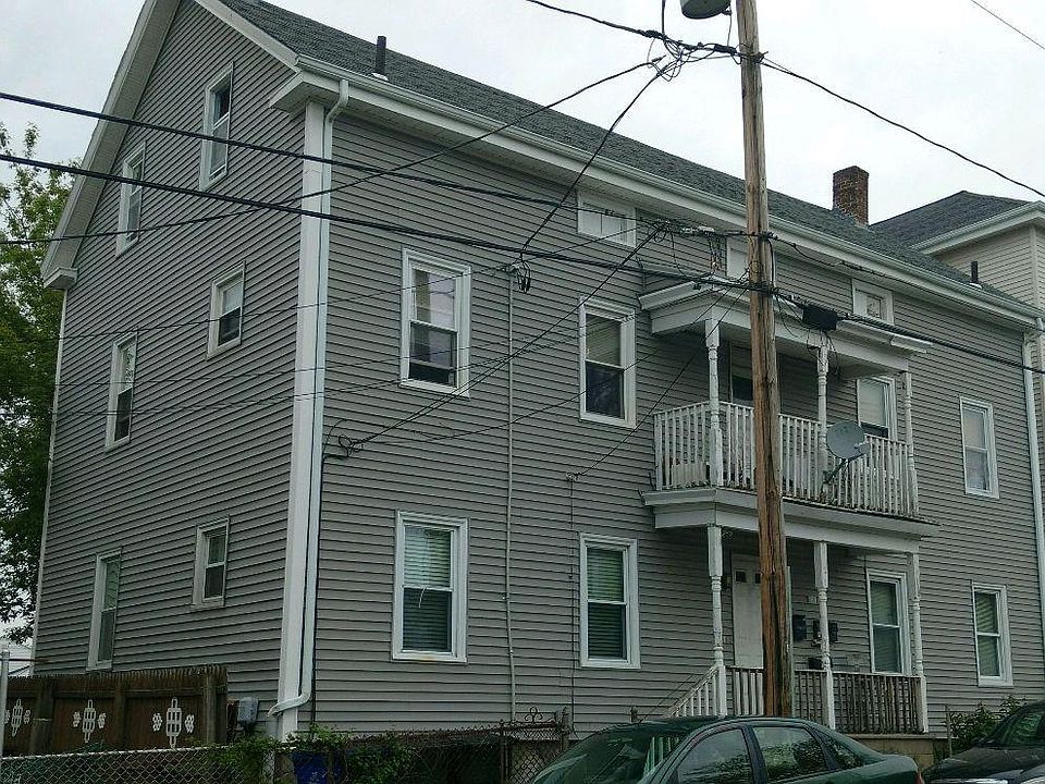 2nd image of 160 Hall St