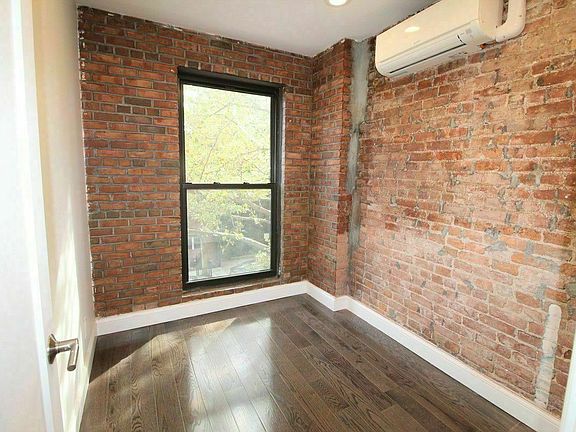 4th image of 86 Hoyt St #Penthouse
